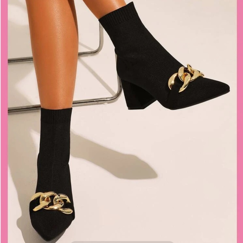 Gold chain chunk boot